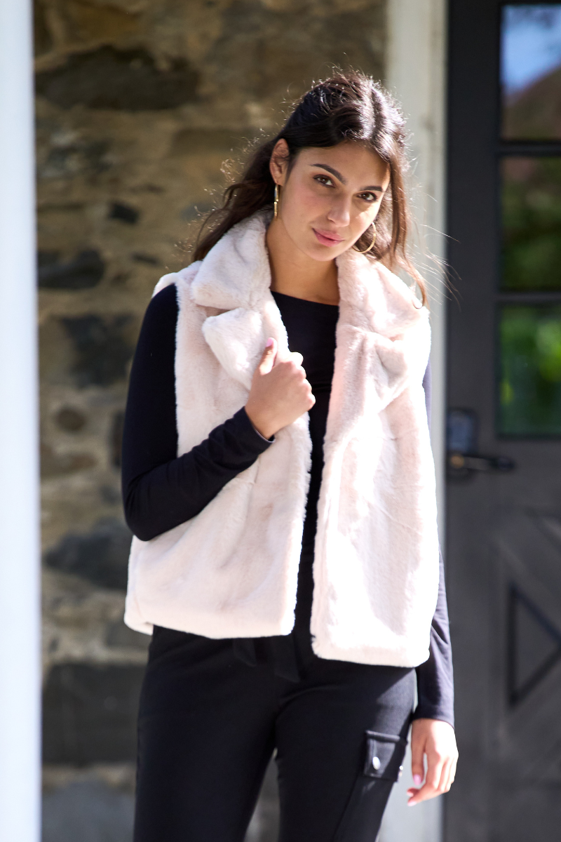 Faux Fur Sleeveless Jacket Women Suko Jeans Les Magasins CPC
