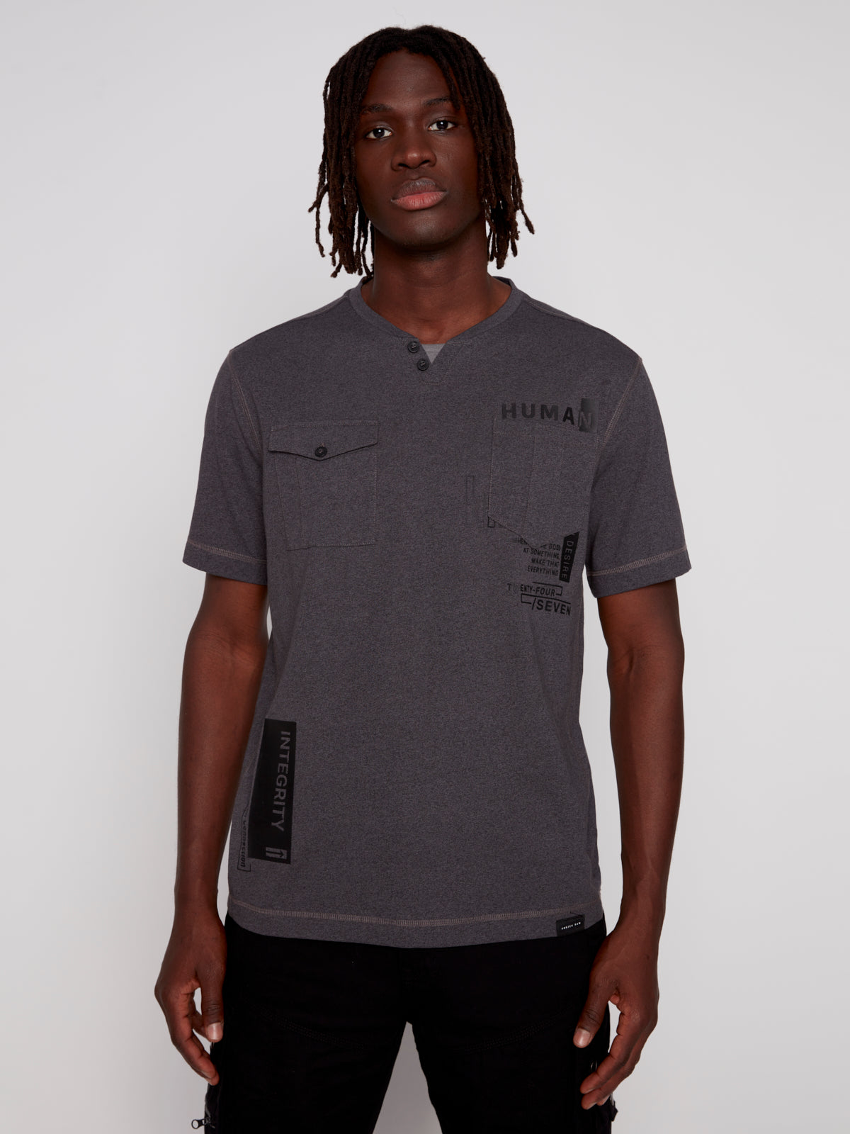 Henley collar t-shirt with pocket and writing - Projek Raw